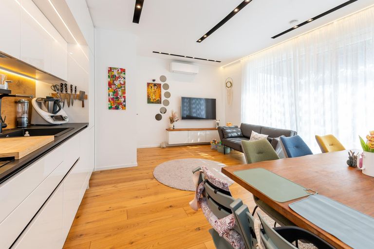 Offener Koch-/Wohn-/Essbereich