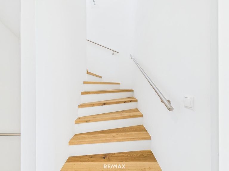 Stiegenaufgang ins 2.OG