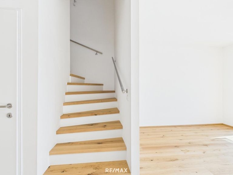 Stiegenaufgang ins 1.OG