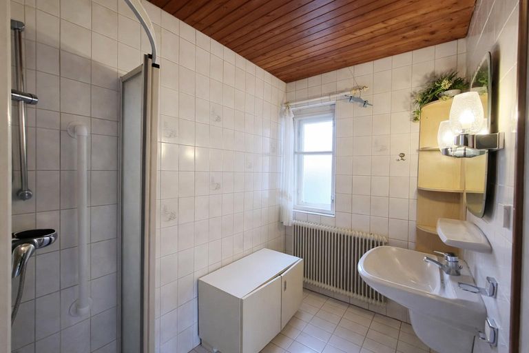 Badezimmer EG