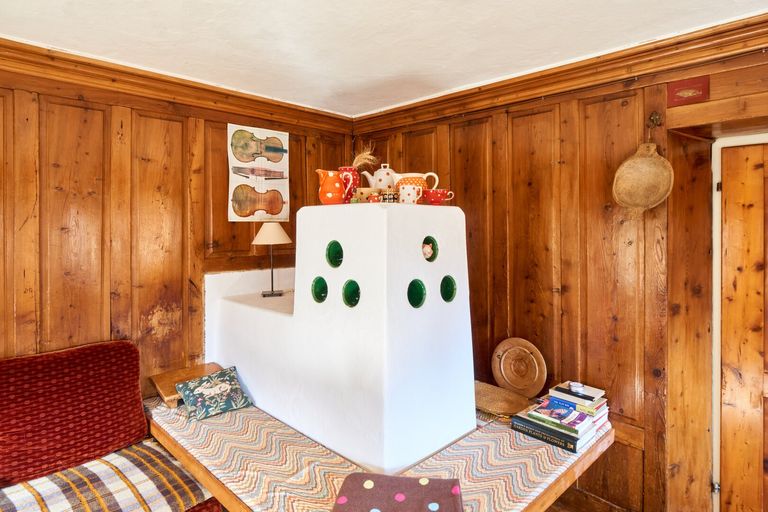 Gemauerter Kachelofen in der Stube