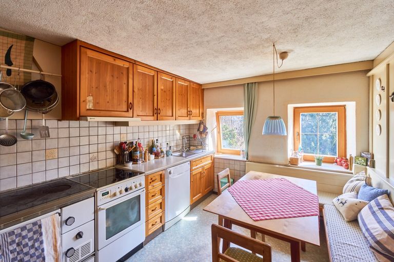 Küche mit Essbereich im EG