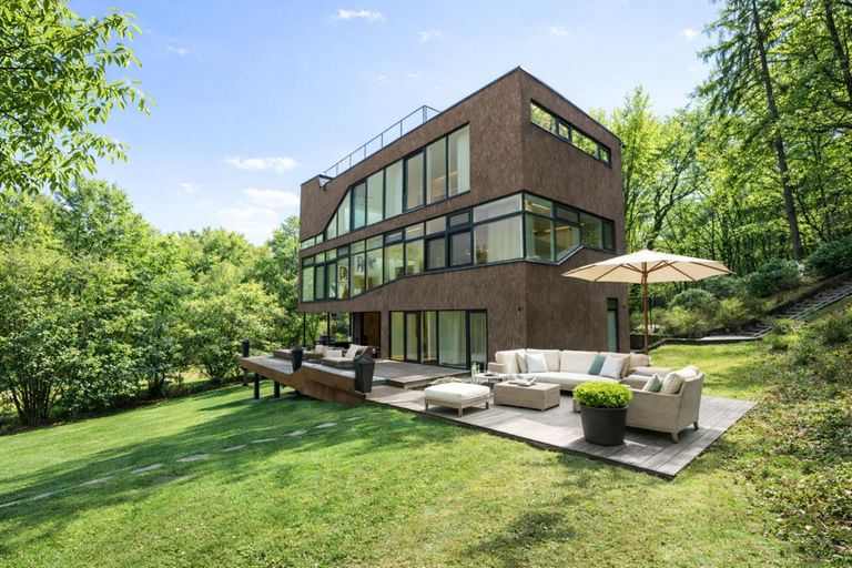 8d420ffb-90d0-406c-aee6-8db17adc3fa2