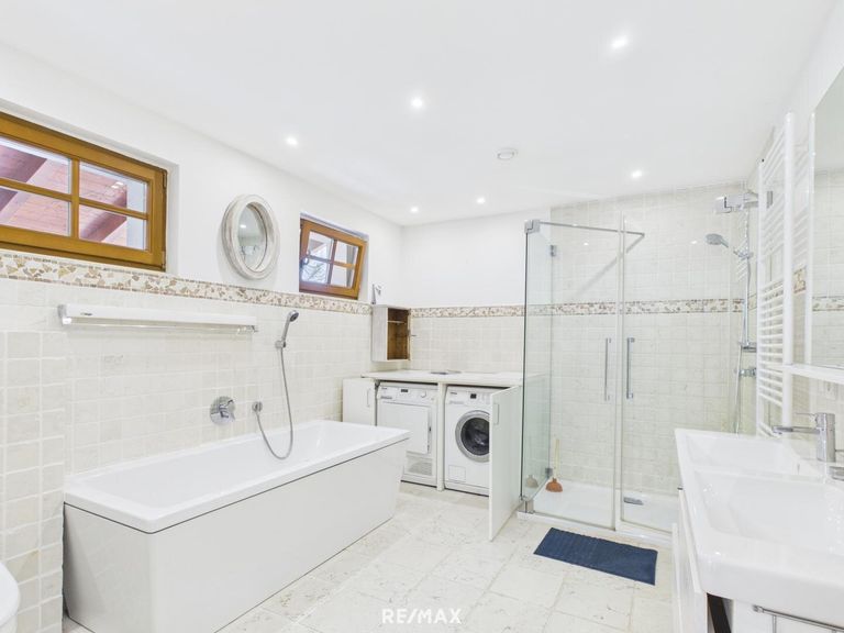 Badezimmer  1-Bild 1