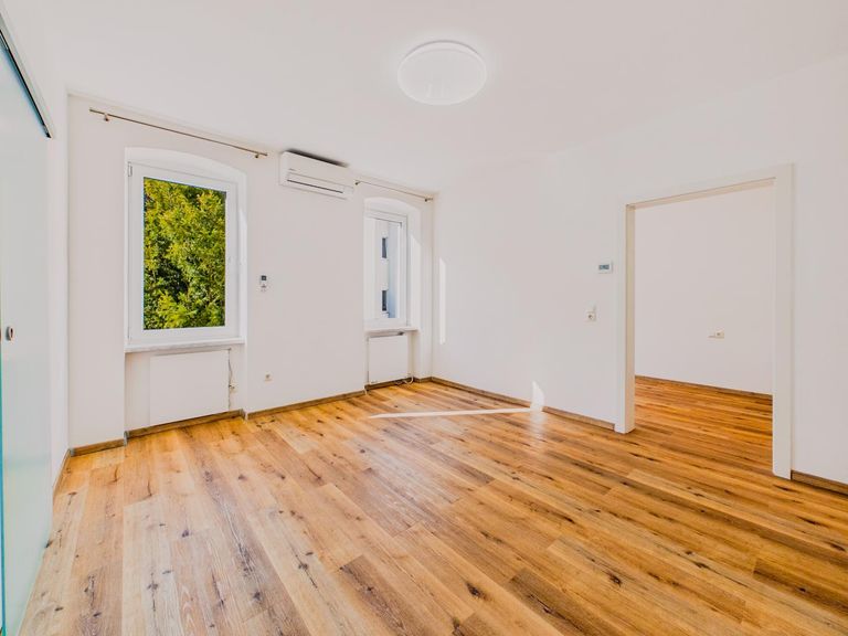 Wohn- und Essbereich 8