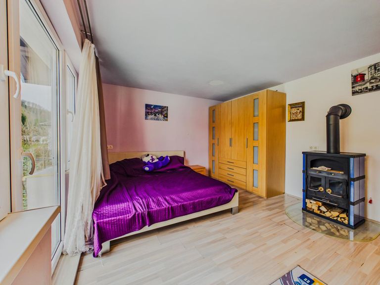 Schlafzimmer 2