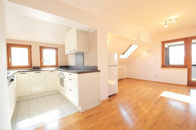 Küche mit Essbereich