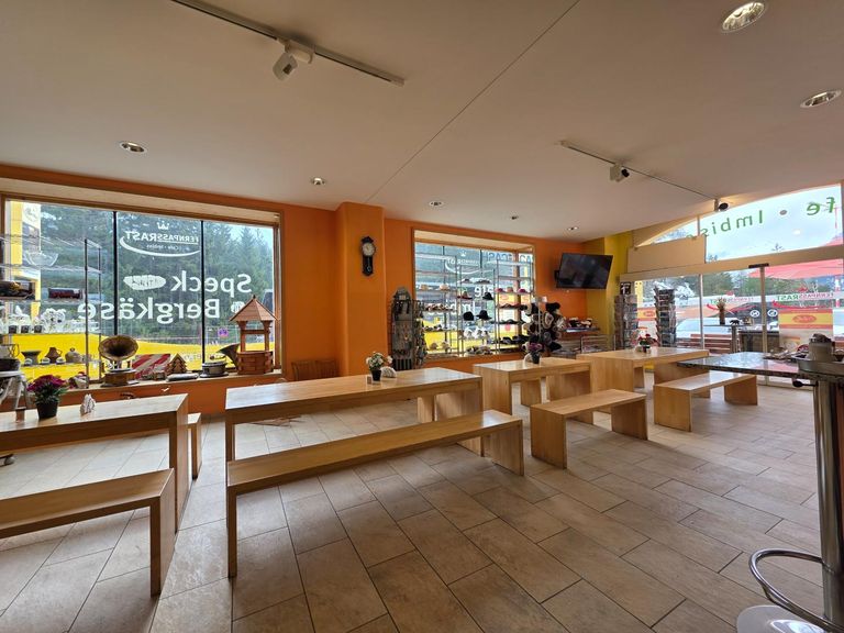 Nassereith - Geschäftsfläche - Sitzgelegenheiten