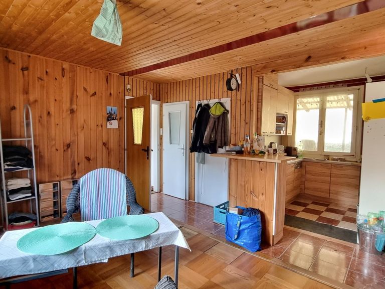 Wohnraum mit offener Küche