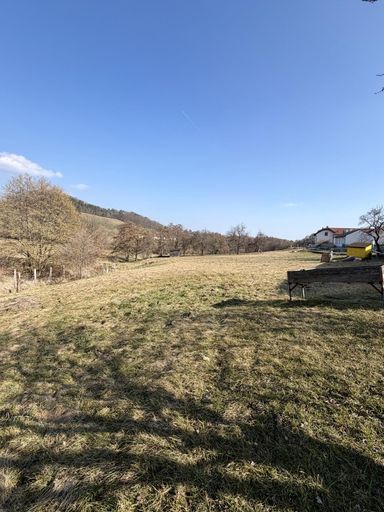 04 Grundstück gegenüber