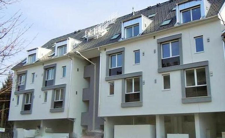 Wohnhaus Leonfeldnerstraße 210