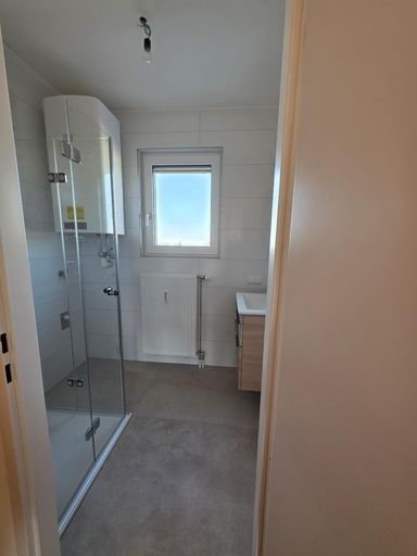 Badezimmer mit Dusche