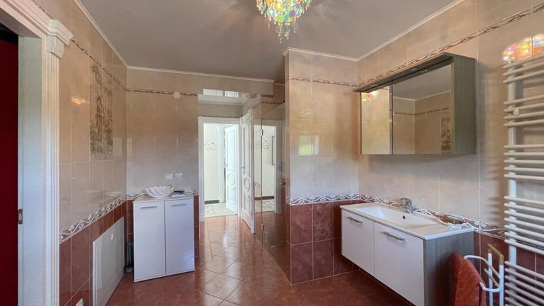 Badezimmer mit eigenem Zugang zum Garten