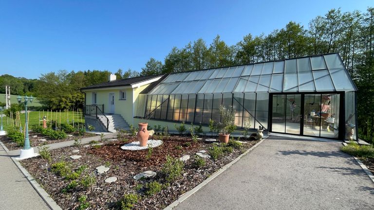 Gästehaus mit Glashaus