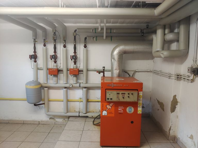 Keller mit Heizungsanlage