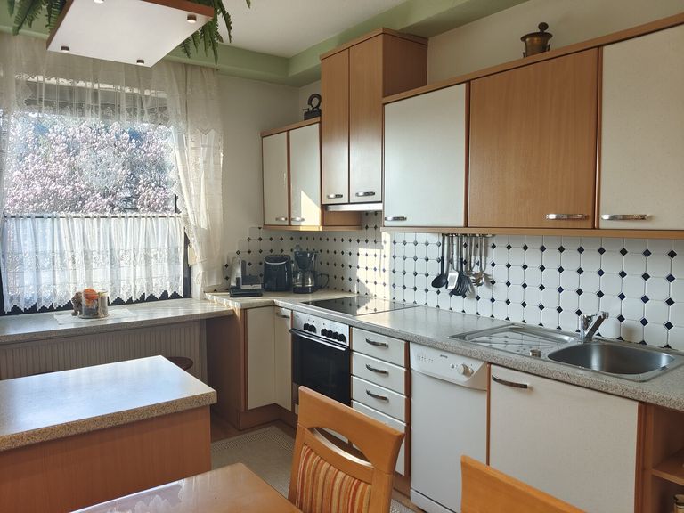 Küche mit Essplatz OG