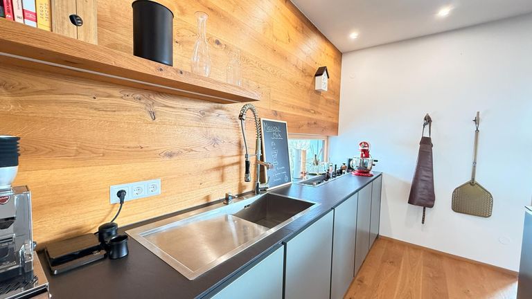 Küche mit Küchenabfallzerkleinerer