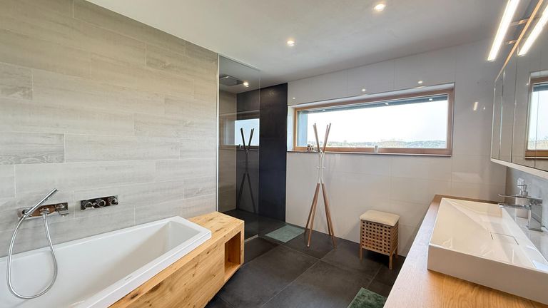 Badezimmer Elternschlafzimmer OG