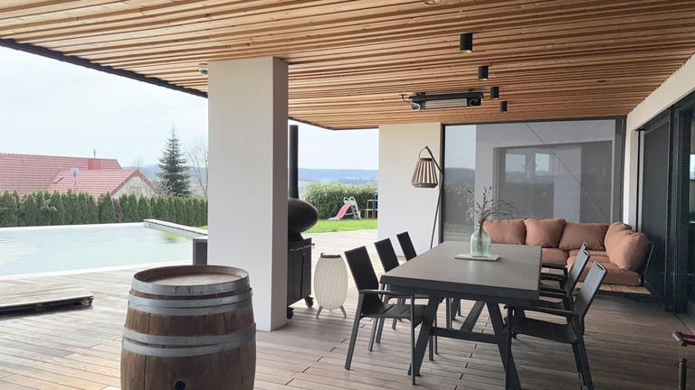 Terrasse Blick zum Pool