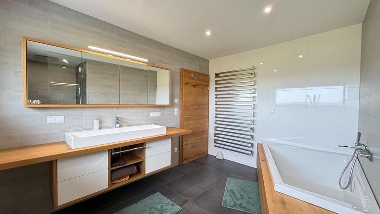 Badezimmer Elternschlafzimmer OG