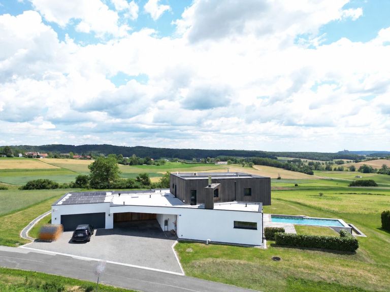 Ansicht West Pool mit KI befüllt