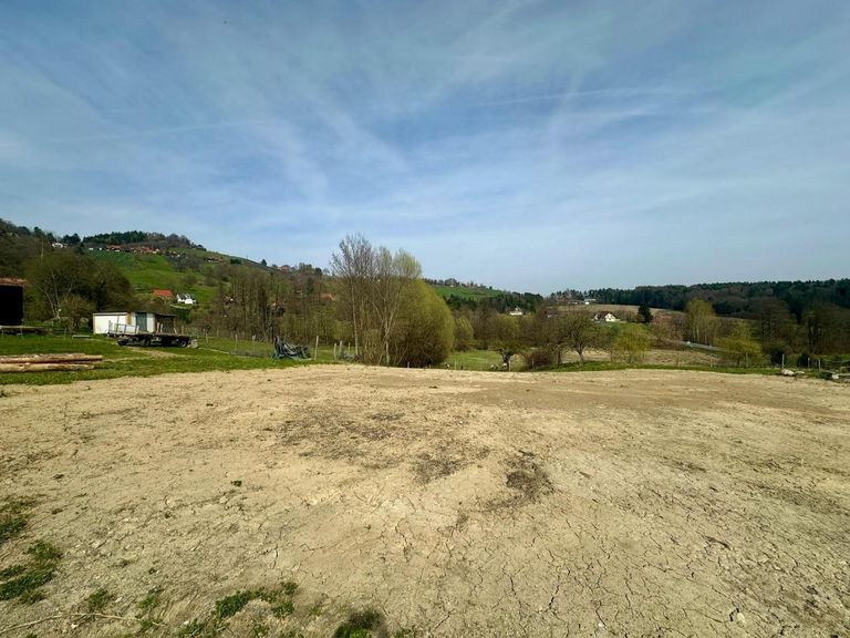 335_2 Baugrund Aussichtslage Vochera am Weinberg i