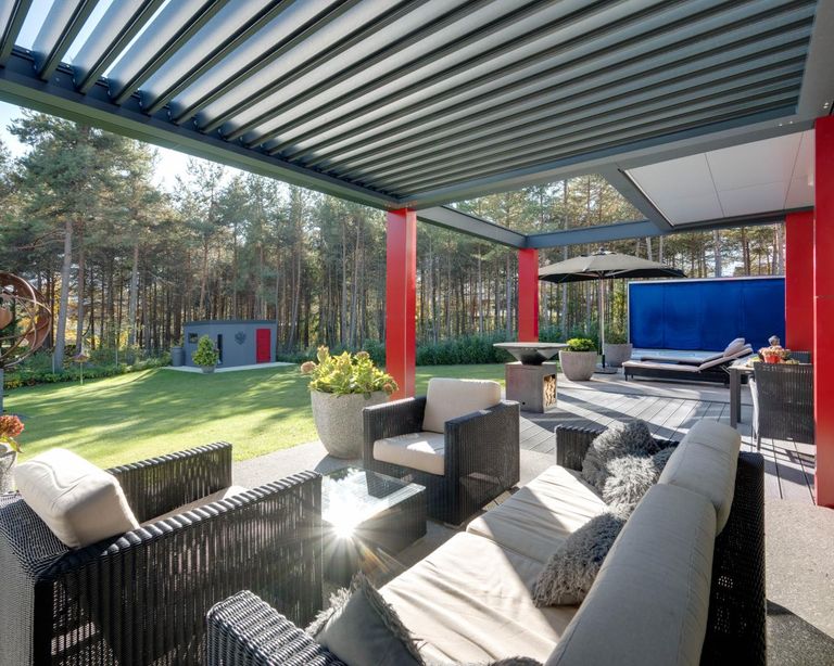 traumhafte Sonnenterrasse mit individueller Bescha