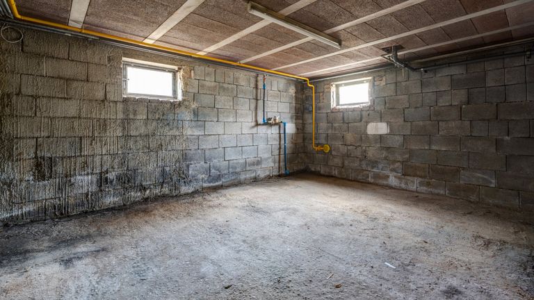 Keller Raum 2 Rohzustand