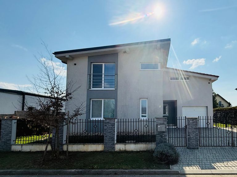 Hausansicht von der Strasse