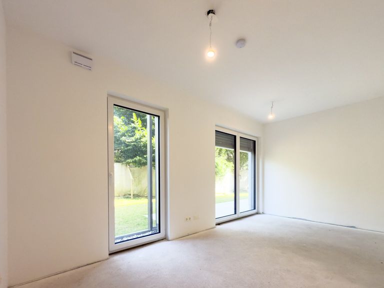 Schlafzimmer mit Terrassenzugang