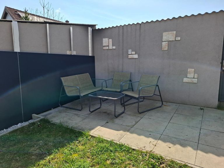 Sitzecke am Ende des Gartens