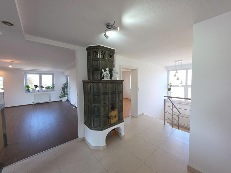 Vorraum mit Kachelofen