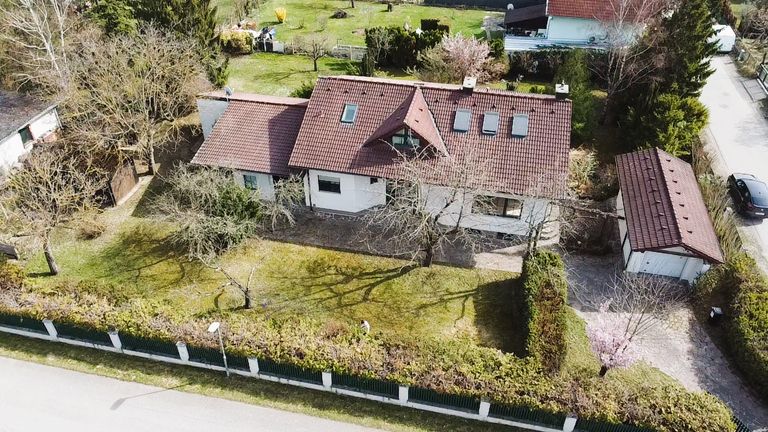 großzügige Liegenschaft