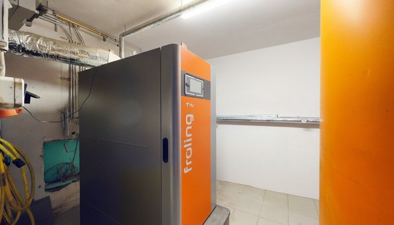 Heizungsraum im Mehrzweck-Unterstand