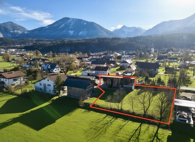 Luftbild mit eingezeichnetem Grundstück