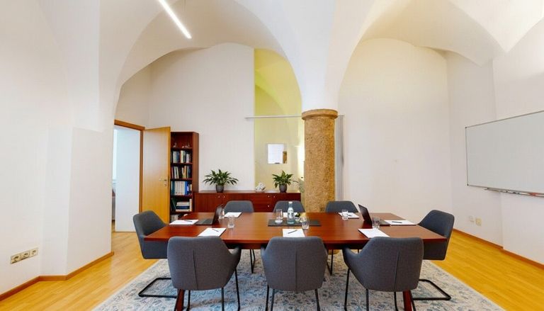 Ausstattungsbeispiel Eingangsbereich/Büro 1