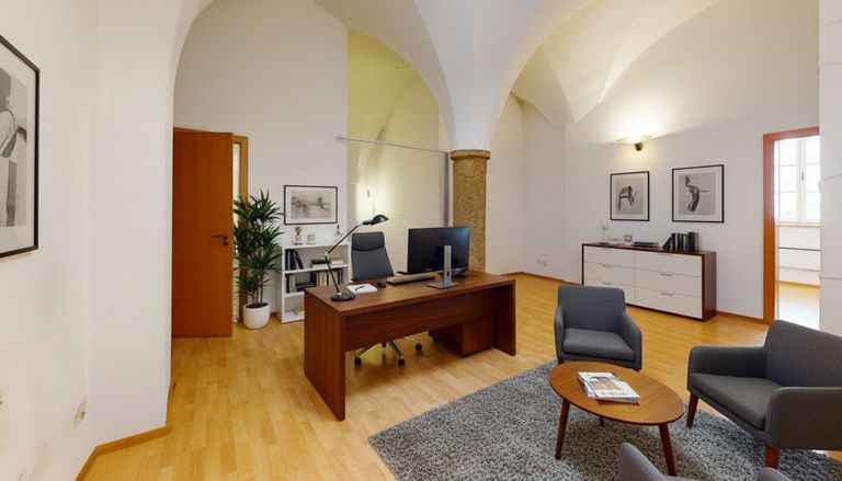 Ausstattungsbeispiel Eingangsbereich/Büro 1