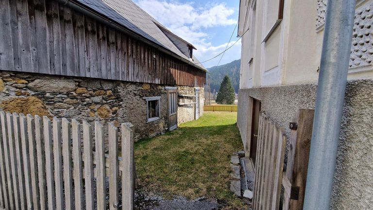 Durchgang Nebengbäude und Wohnhaus