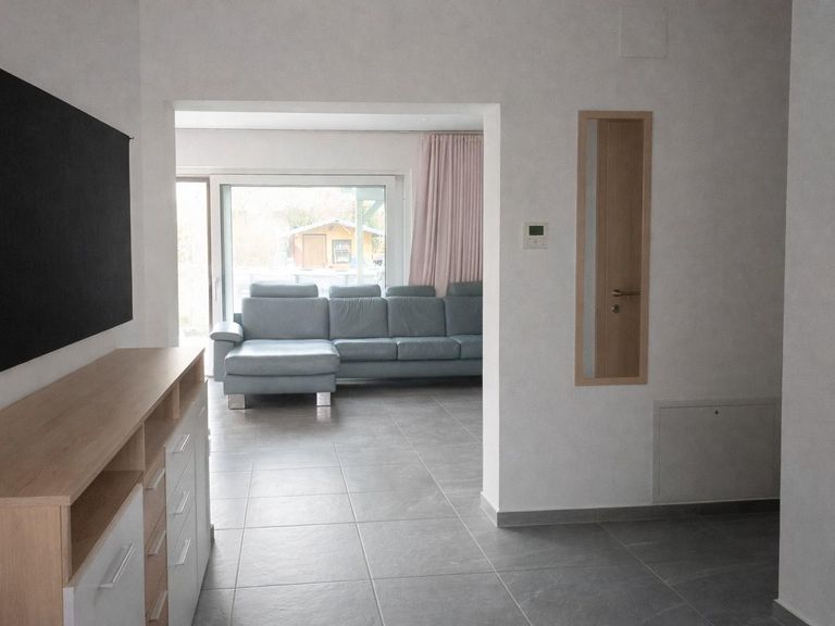 Vorzimmer mit Wohnzimmerblick