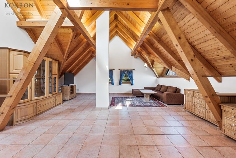 2. Wohneinheit - Wohnzimmer im Dachgeschoss