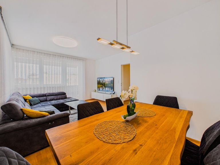 Wohn- und Essbereich 3