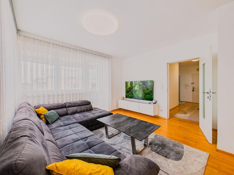 Wohn- und Essbereich 6