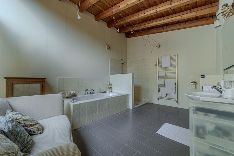 Badezimmer im OG