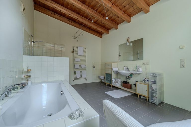 Badezimmer im OG