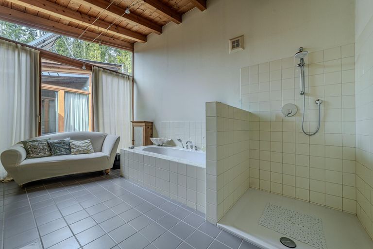 Badezimmer im OG