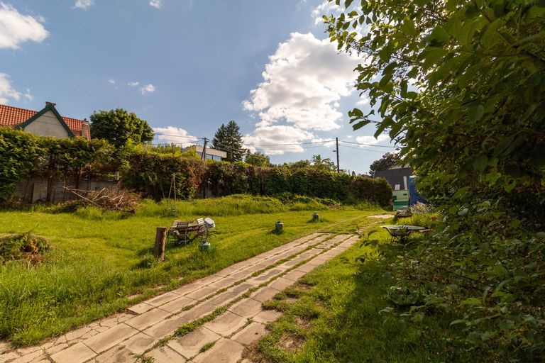 Blick vom Grundstück Richtung Straße