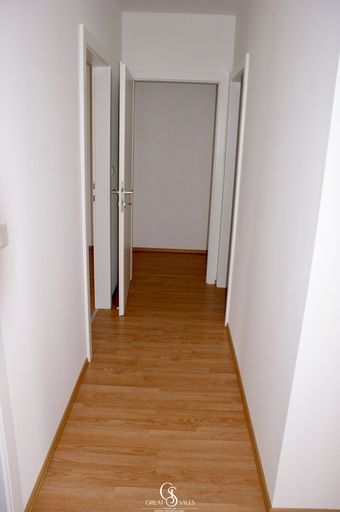 Vorraum mit Abstellraum am Ende