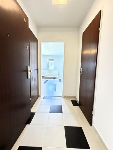 8 Vorzimmer