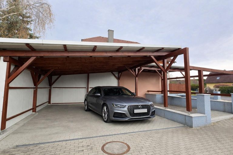 32 Carport