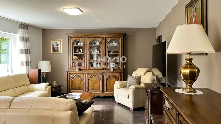 UG: Wohnzimmer